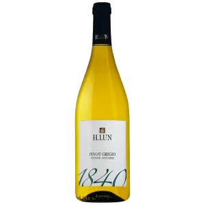 Studio image of Pinot Grigio wine bottle shot u2013 Italian white wine u2013 buy Pinot Grigio wine online in the UK u2013 buy Italian wine online
