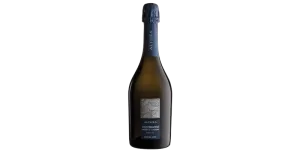 Studio image of Glera wine bottle shot u2013 Italian sparkling wine u2013 buy Glera wine online in the UK