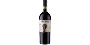 Studio image of Sagrantino wine bottle shot u2013 Italian red wine u2013 buy Sagrantino wine online in the UK u2013 shop Italian wine online