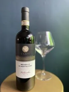 Studio image of Toscana wine bottle shot u2013 Italian red wine u2013 buy Toscana wine online in the UK u2013 buy Italian wine online