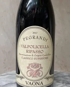 Studio image of Veneto wine bottle shot u2013 Italian red wine u2013 buy Veneto wine online in the UK u2013 order Italian wine with UK delivery