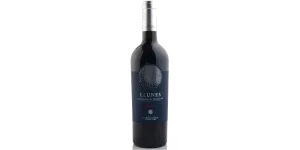 Studio image of Llunes Cannonau di Sardegna Riserva DOC u2013 Premium Sardinian Red Wine (75cl) bottle shot u2013 Italian red wine u2013 buy Llunes Cannonau di Saru2026