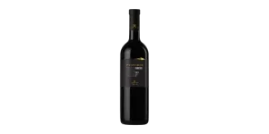 Studio image of Primitivo Puglia wine bottle shot u2013 Italian red wine u2013 buy Primitivo Puglia wine online in the UK u2013 buy Italian wine online