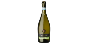 Studio image of Veneto wine bottle shot u2013 Italian sparkling wine u2013 buy Veneto wine online in the UK u2013 premium Italian wine selection online